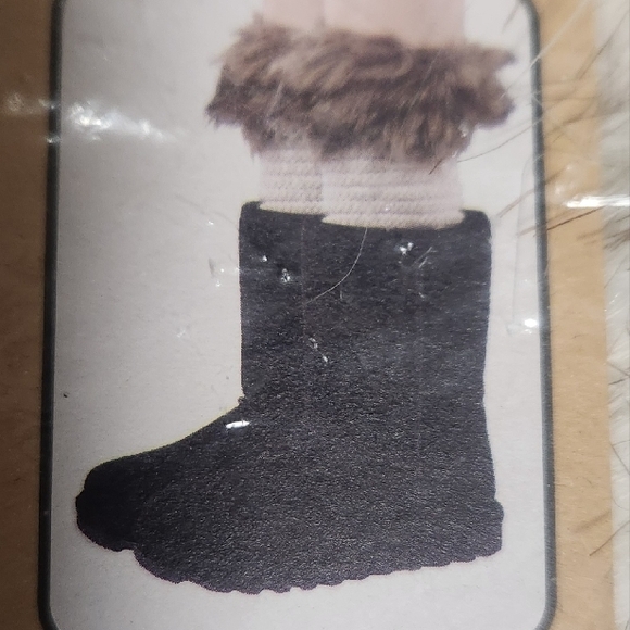 Bearpaw White Boot Toppers (New) - Picture 2 of 5